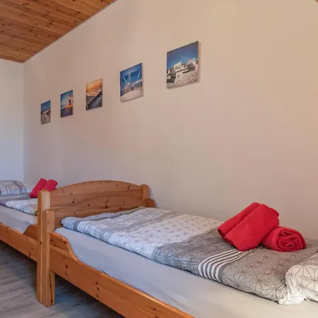Semesterbostad Awesome In Friedrichskoog-spitze *