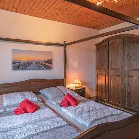 Gorgeous In Friedrichskoog-spitze With Wifi